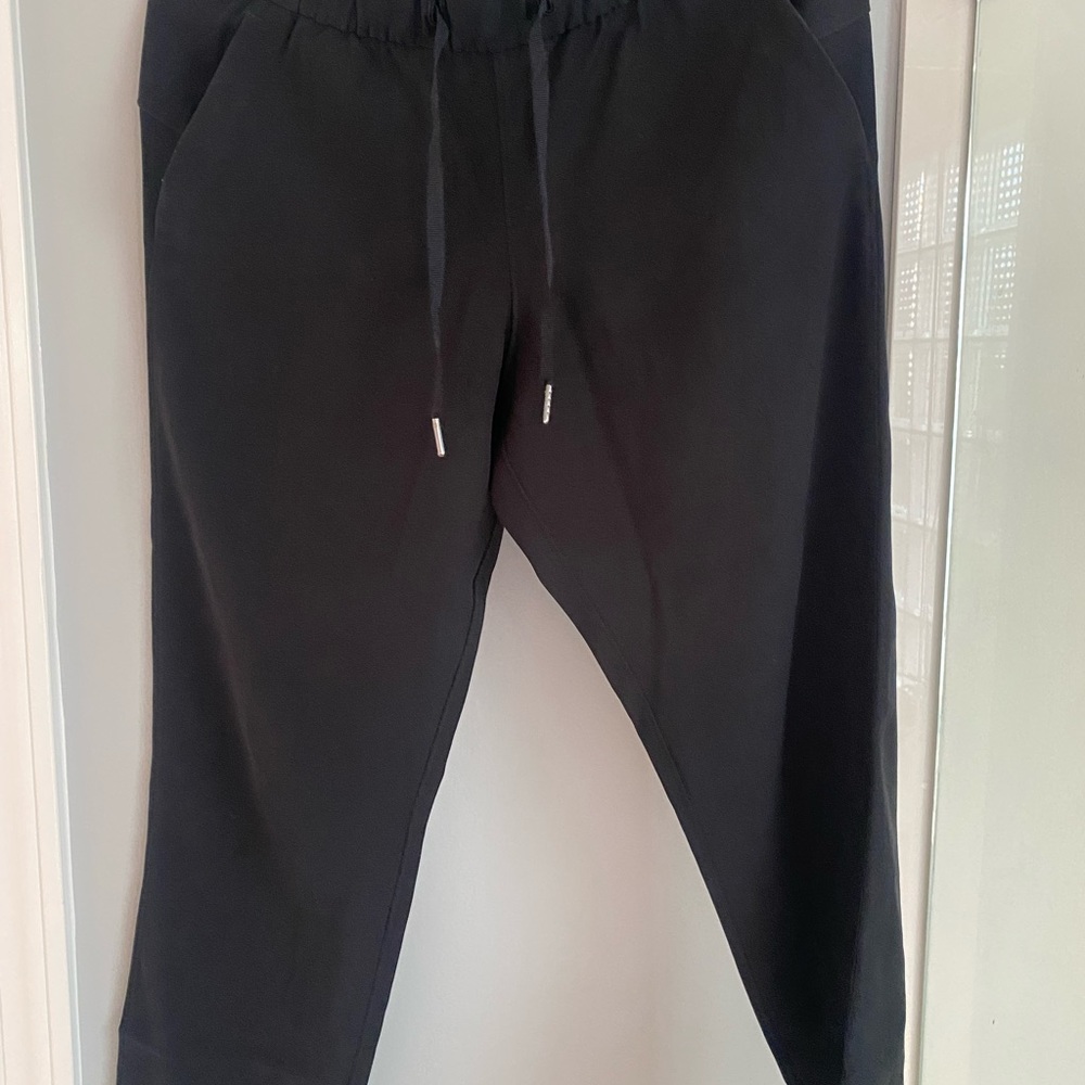 Used lululemon fly pants - Picture 2 of 2